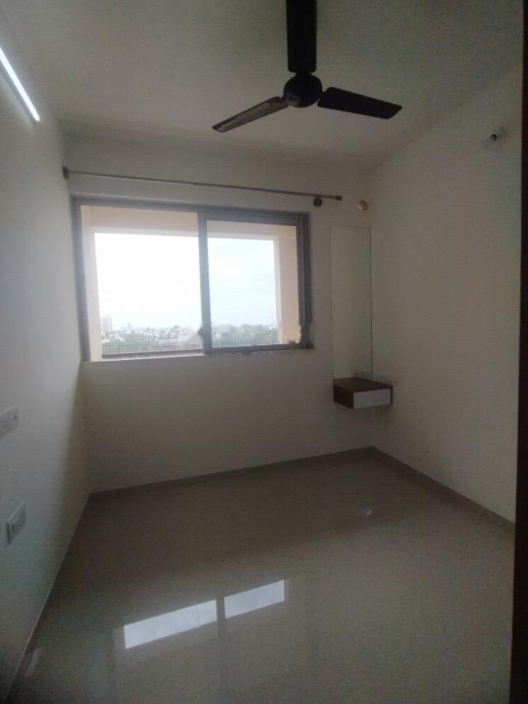 Room, hiranandani-queensgate 1 Bedroom 416 Sq.Ft. Apartment In Bannerghatta Bangalore 9115098