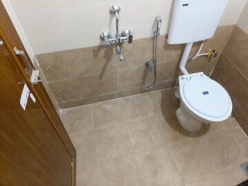 Attached Bathroom in 1 BHK Apartment at Datar Colony – for Rent