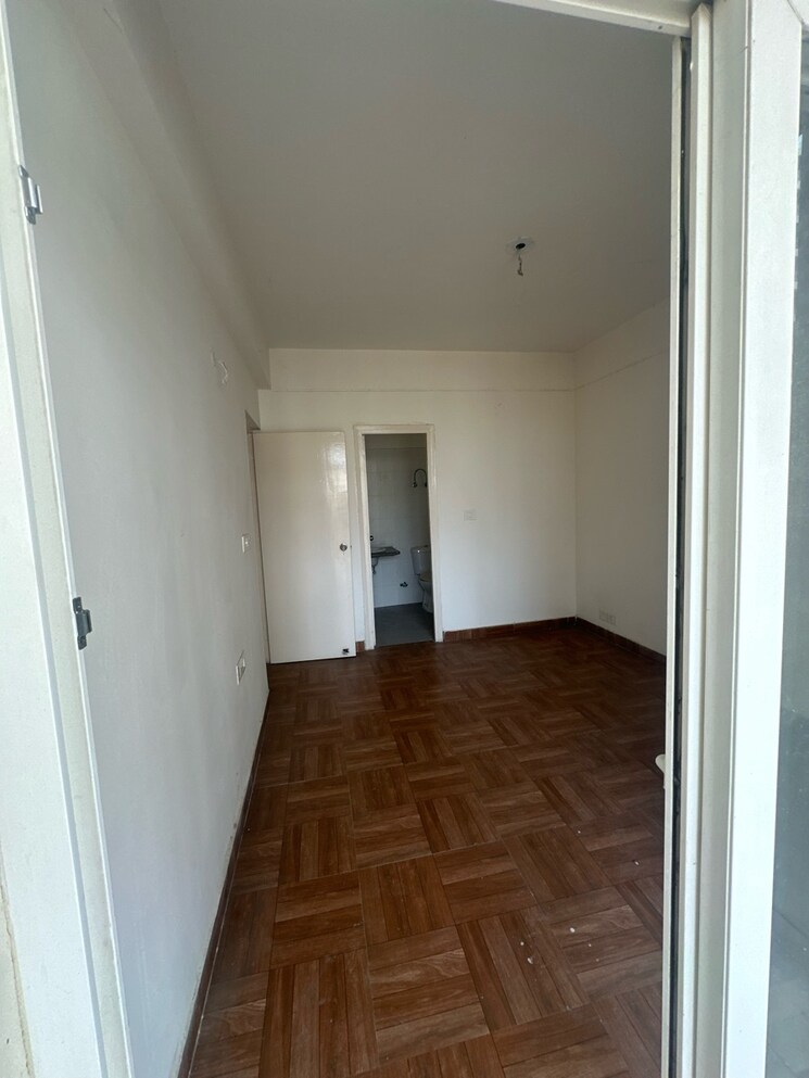 Room, klj-platinum-heights 2 Bedroom 566 Sq.Ft. Apartment In Sector 77 Faridabad 9101158