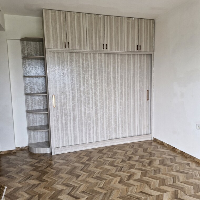 Bedroom, tulip-yellow 3 Bedroom 1704 Sq.Ft. Apartment In Sector 69 Gurgaon 9115178