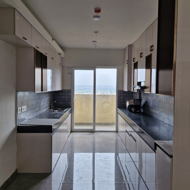 Kitchen, tulip-yellow 3 Bedroom 1704 Sq.Ft. Apartment In Sector 69 Gurgaon 9115178