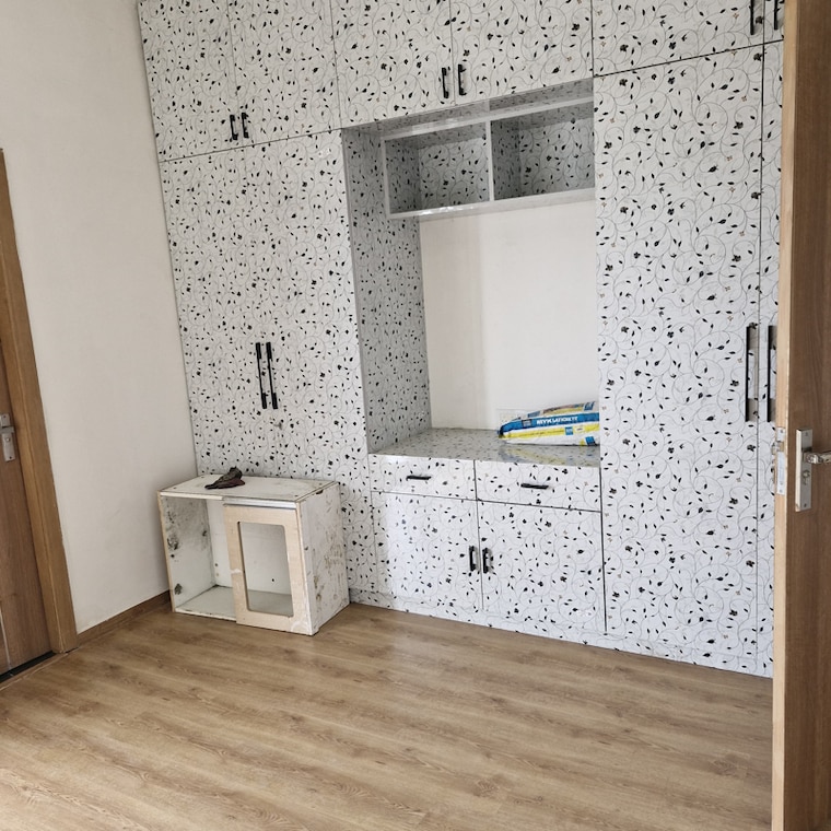 Bathroom, tulip-yellow 3 Bedroom 1704 Sq.Ft. Apartment In Sector 69 Gurgaon 9115178