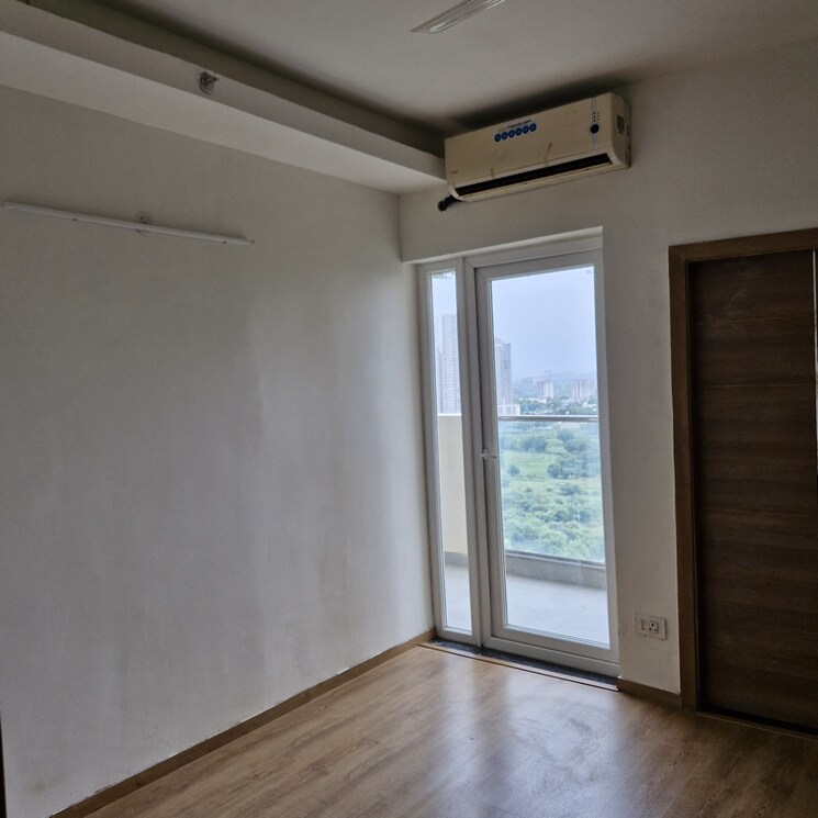 Room, tulip-yellow 3 Bedroom 1704 Sq.Ft. Apartment In Sector 69 Gurgaon 9115178