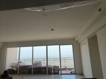 Room in 4 BHK Apartment at M3M Flora 68, Sector 68 – for Rent