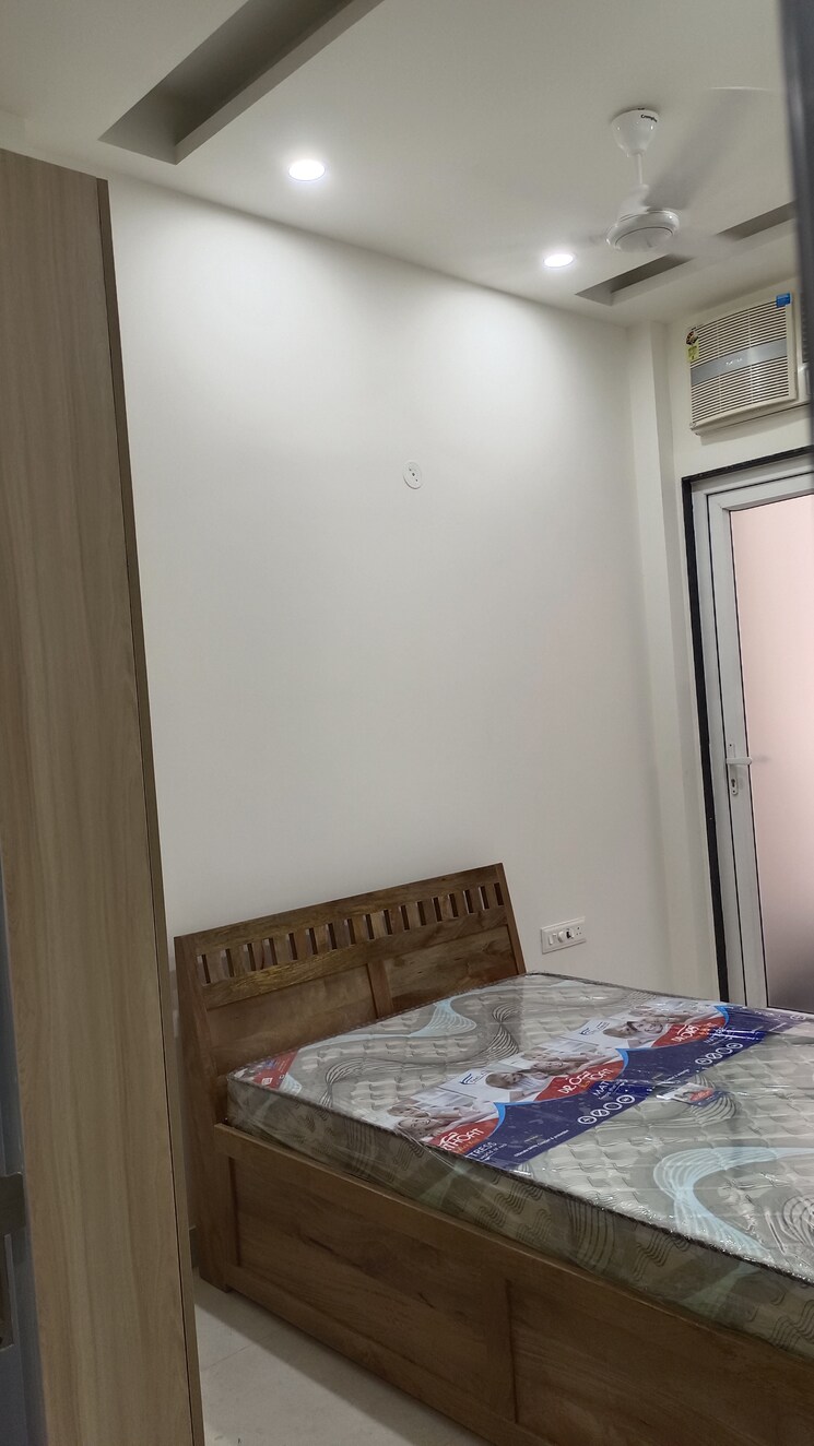 Bedroom, old rajinder nagar Pg For Girls In Old Rajinder Nagar 9115185