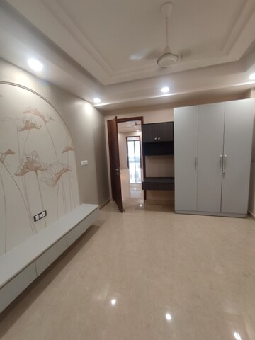 Room in 4 BHK Builder Floor at TDI The Grand Retreat, Sector 88 – for Sale