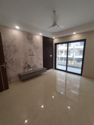 Room in 4 BHK Builder Floor at TDI The Grand Retreat, Sector 88 – for Sale