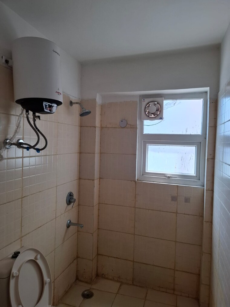 Bathroom, tulip-petals 3 Bedroom 1550 Sq.Ft. Apartment In Sector 89 Gurgaon 9115209