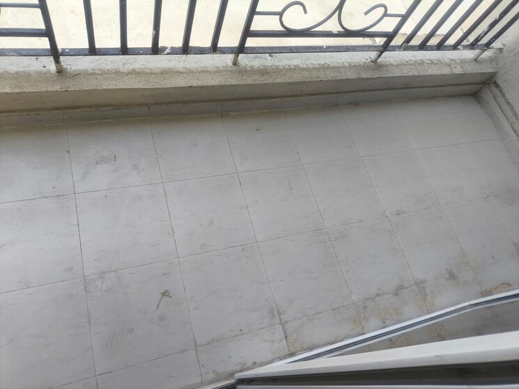 Balcony, signature-the-millennia-2 2 Bedroom 590 Sq.Ft. Apartment In Sector 37d Gurgaon 9115245