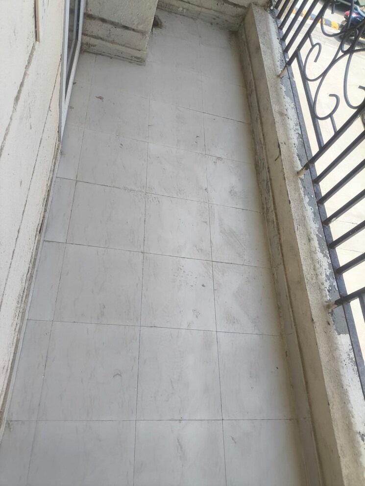 Balcony, signature-the-millennia-2 2 Bedroom 590 Sq.Ft. Apartment In Sector 37d Gurgaon 9115245