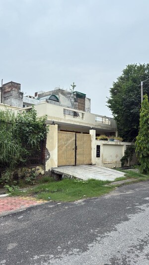  Plot For Sale in Sector 61