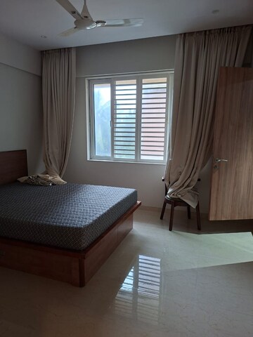 Bedroom in 4 BHK Apartment at Balaji CHS Chembur, Chembur – for Rent