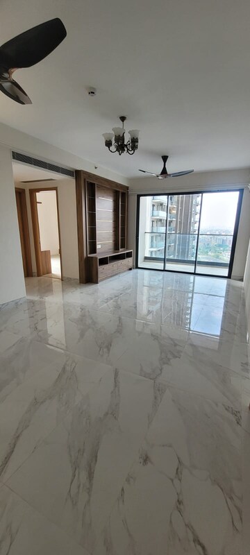 Room in 3 BHK Apartment at M3M Heights, Sector 65 – for Rent
