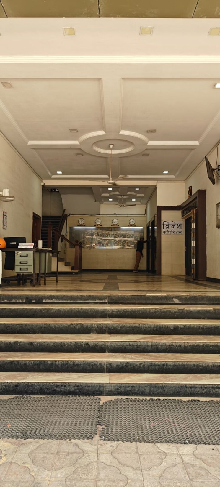  Parking, durga-chambers Commercial Office Space 600 Sq.Ft. In Andheri West Mumbai 9115332