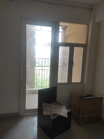 Room in 3 BHK Apartment at Royce Sentosa Parc, Raj Nagar Extension – for Rent