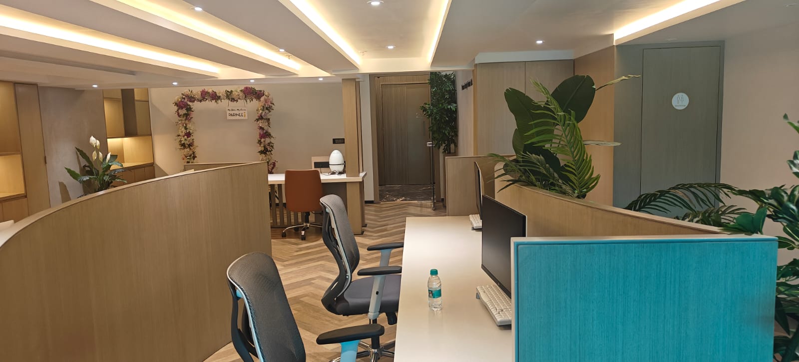 Office Space For Rent in Parinee I