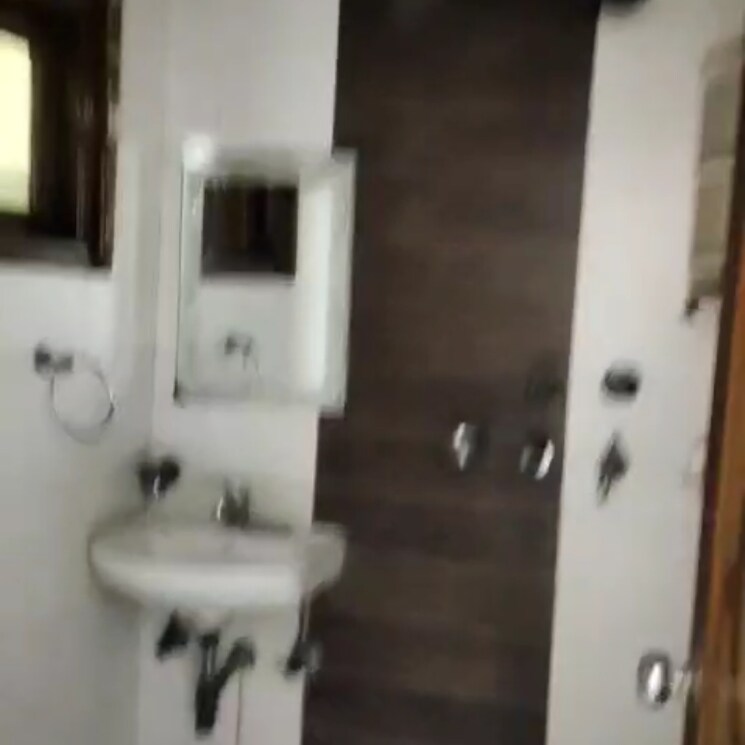 Bathroom, rohini sector 24 2 Bedroom 720 Sq.Ft. Builder Floor In Rohini Sector 24 Delhi 9115445