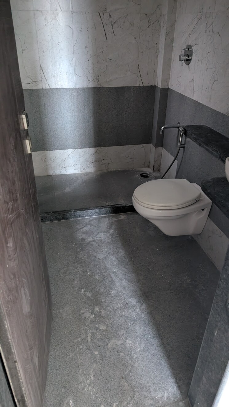 Bathroom, sidhivinayak-flora 2 Bedroom 650 Sq.Ft. Apartment In Chembur Mumbai 9115368