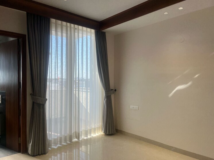 Room, sector 8 3.5 Bedroom 3150 Sq.Ft. Builder Floor In Sector 8 Panchkula 9115409