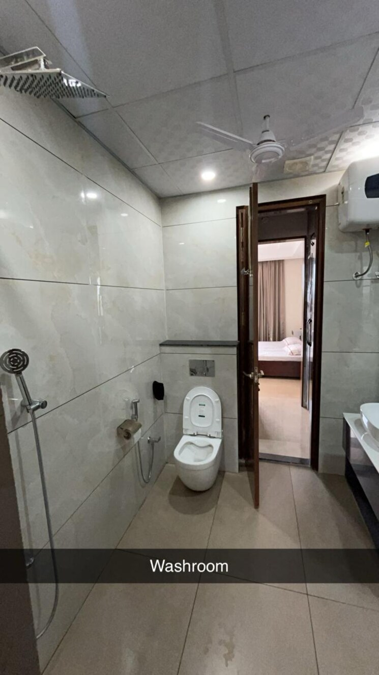 Bathroom, sector 8 3.5 Bedroom 3150 Sq.Ft. Builder Floor In Sector 8 Panchkula 9115409