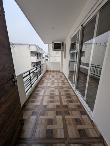 Staircase in 3 BHK Apartment at Smart World Orchard, Sector 61 – for Rent