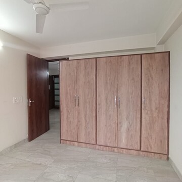 Room in 2 BHK Builder Floor at Sector 46 – for Rent