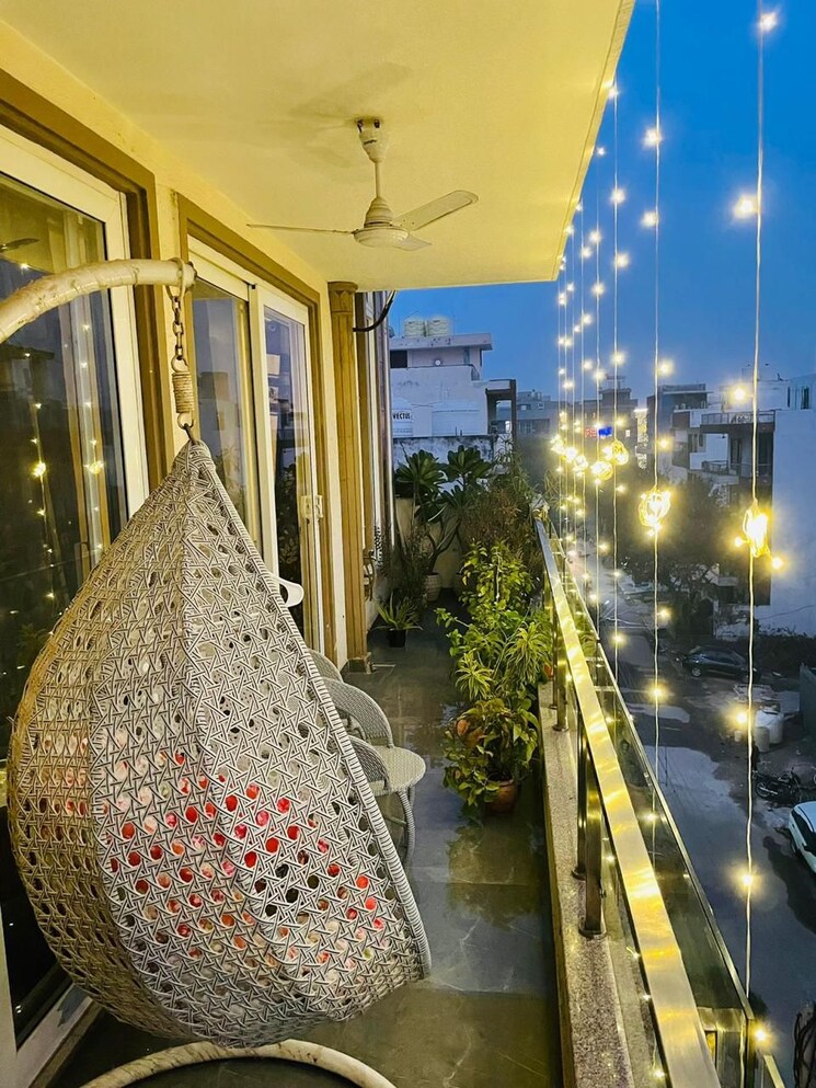 Balcony, sector 57 3 Bedroom 2000 Sq.Ft. Builder Floor In Sector 57 Gurgaon 9115474