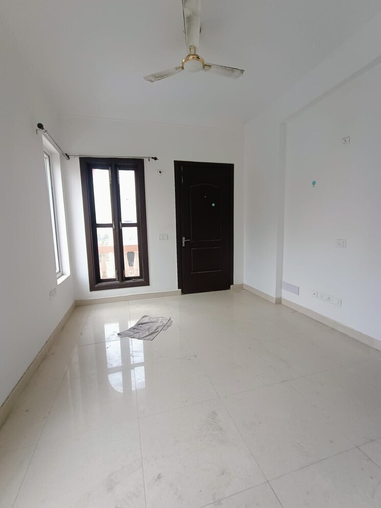 Room, amrapali-leisure-valley 3 Bedroom 1825 Sq.Ft. Villa In Tech Zone 4 Greater Noida Greater Noida 9115536