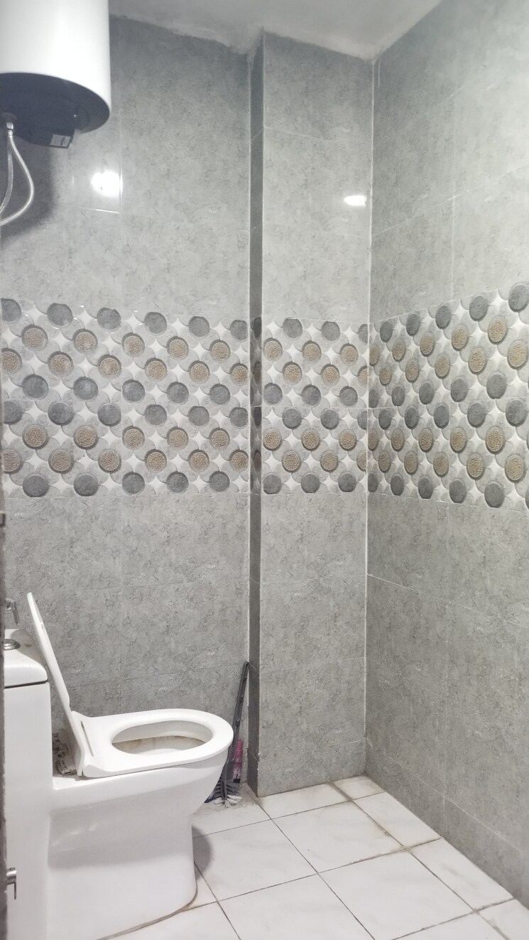 Bathroom, saket 1 RK 300 Sq.Ft. Builder Floor In Saket Delhi 9115527
