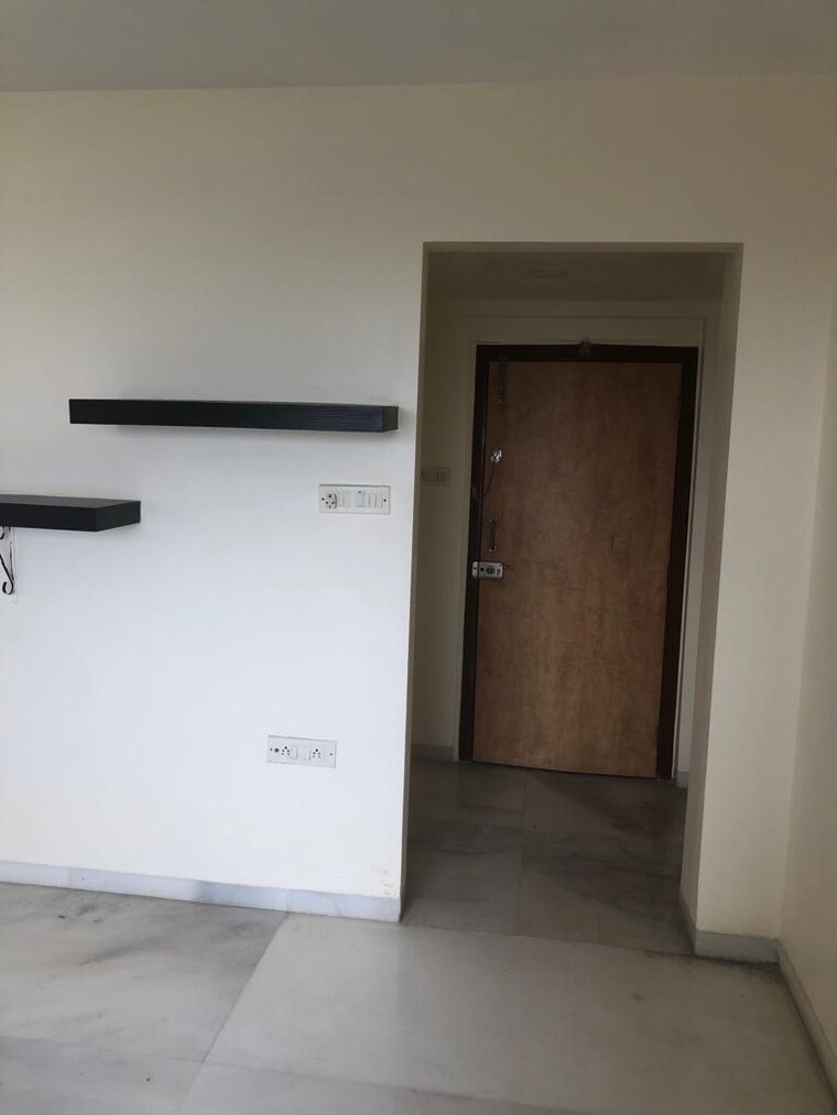 Room, walkeshwar 3 Bedroom 780 Sq.Ft. Apartment In Walkeshwar Mumbai 9115538