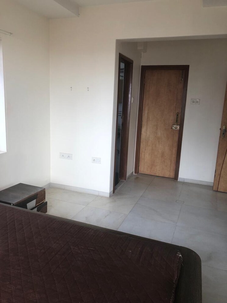 Room, walkeshwar 3 Bedroom 780 Sq.Ft. Apartment In Walkeshwar Mumbai 9115538