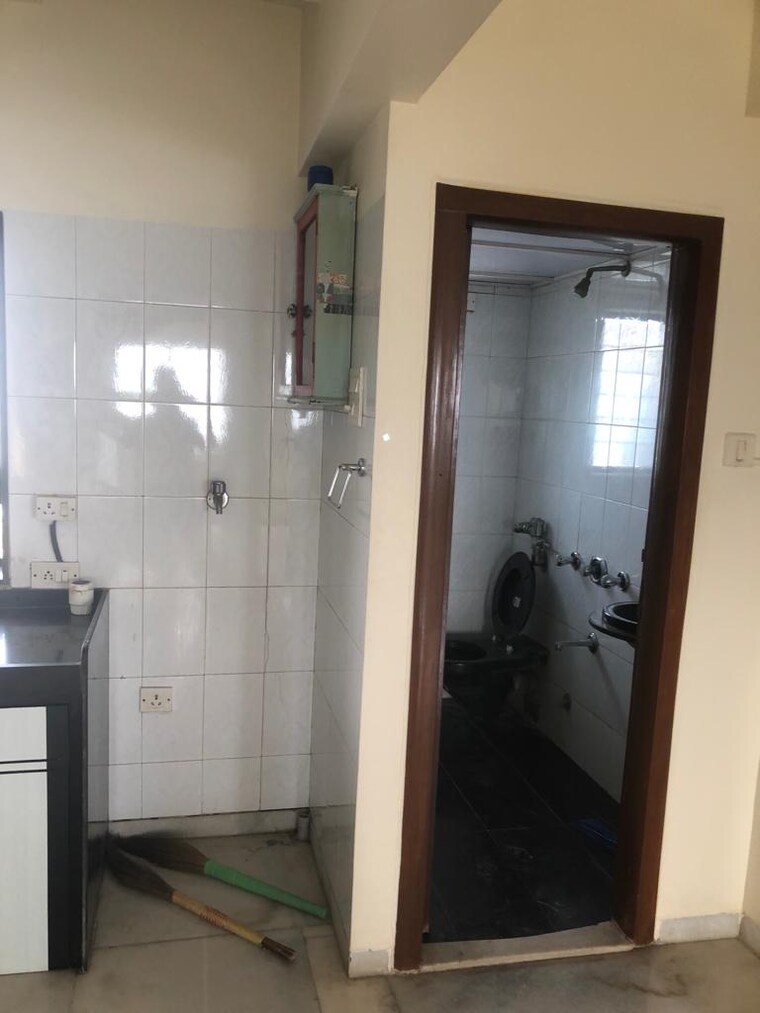 Bathroom, walkeshwar 3 Bedroom 780 Sq.Ft. Apartment In Walkeshwar Mumbai 9115538