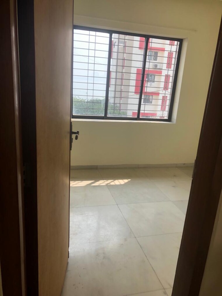 Room, walkeshwar 3 Bedroom 780 Sq.Ft. Apartment In Walkeshwar Mumbai 9115538