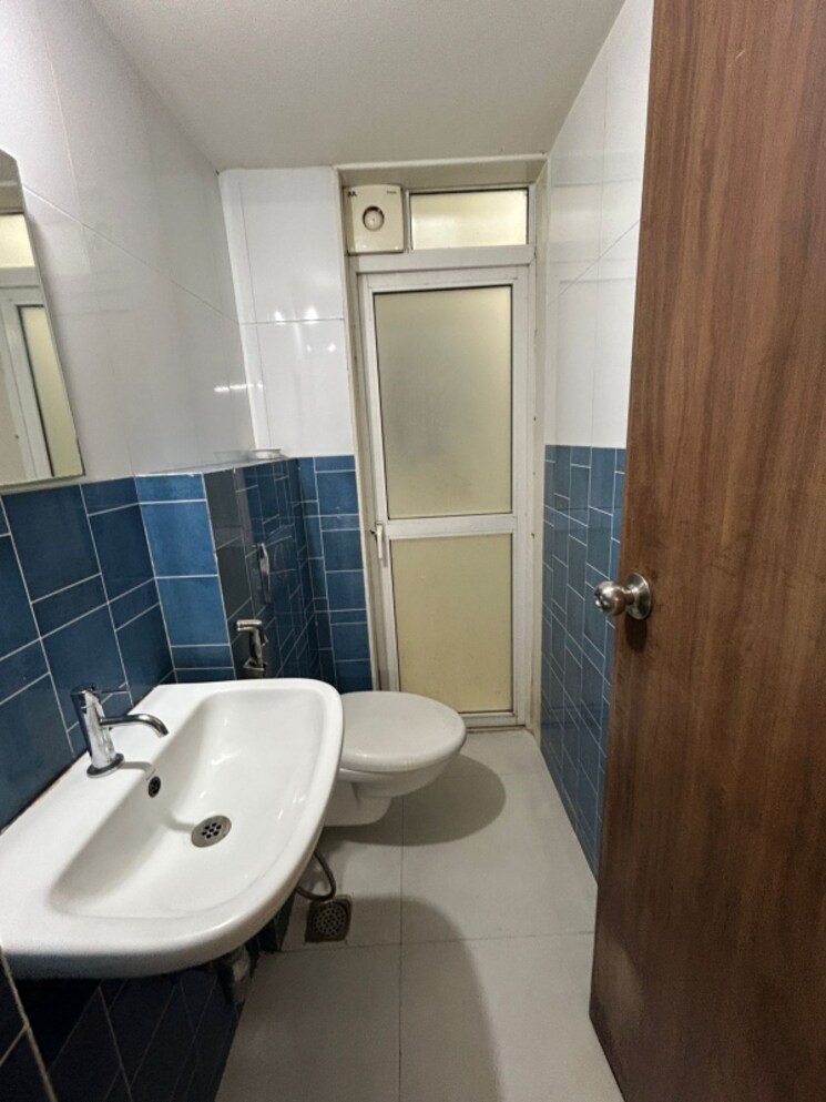 Bathroom, lodha-amara 1 Bedroom 446 Sq.Ft. Apartment In Kolshet Road Thane 9115554