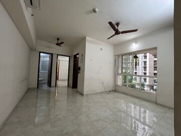 Room in 1 BHK Apartment at Lodha Amara, Kolshet Road – for Rent