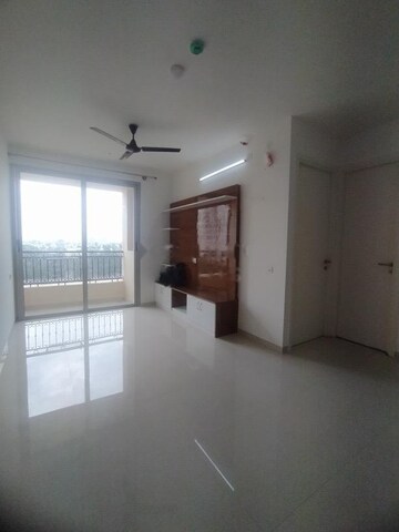 Room in 1 BHK Apartment at Hiranandani Queensgate, Bannerghatta – for Rent