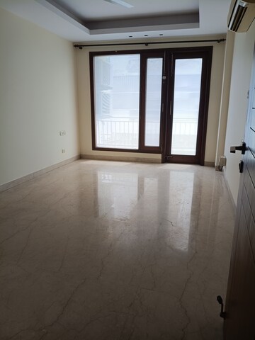 Room in 4 BHK Independent House at Maharani Bagh – for Sale
