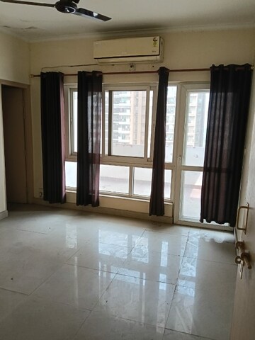 Room in 6 BHK Apartment at UPAVP Ganga Yamuna And Hindon Enclave, Pratap Vihar – for Rent