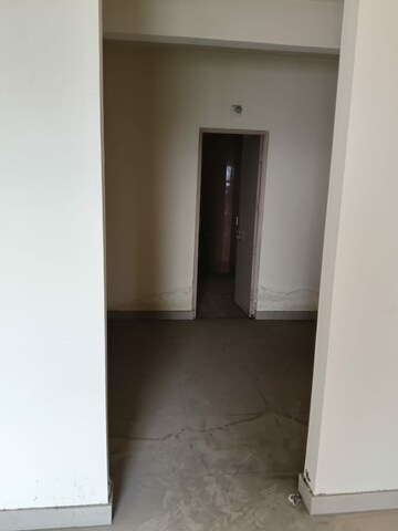 Room in 6 BHK Apartment at UPAVP Ganga Yamuna And Hindon Enclave, Pratap Vihar – for Rent