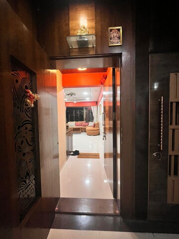 Room in 3 BHK Apartment at Sheth Enclave, Ghatkopar West – for Rent