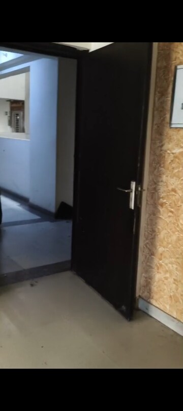 Furnished Amenities in 3 BHK Apartment at Paramount Emotions, Sector 1 Greater Noida – for Rent