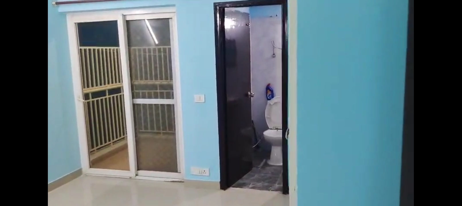 3 BHK + Extra Room Apartment For Rent in Paramount Emotions