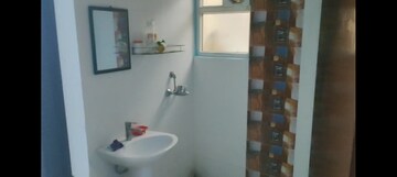 Bathroom in 3 BHK Apartment at Paramount Emotions, Sector 1 Greater Noida – for Rent