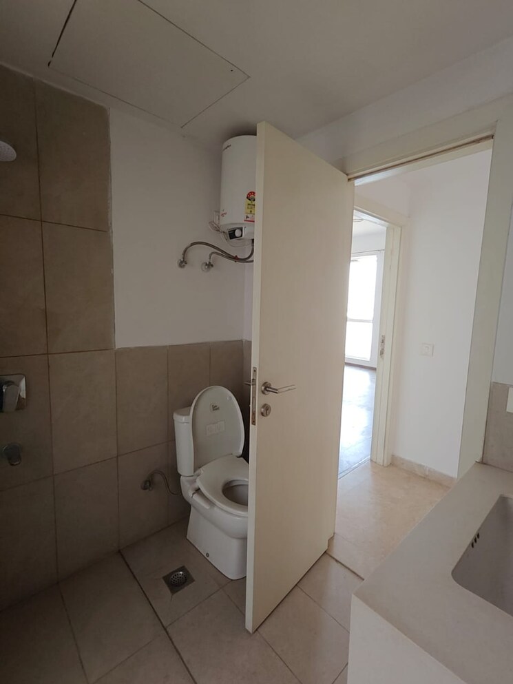 Bathroom, ireo-the-corridors 3 Bedroom 1852 Sq.Ft. Apartment In Sector 67a Gurgaon 9115727