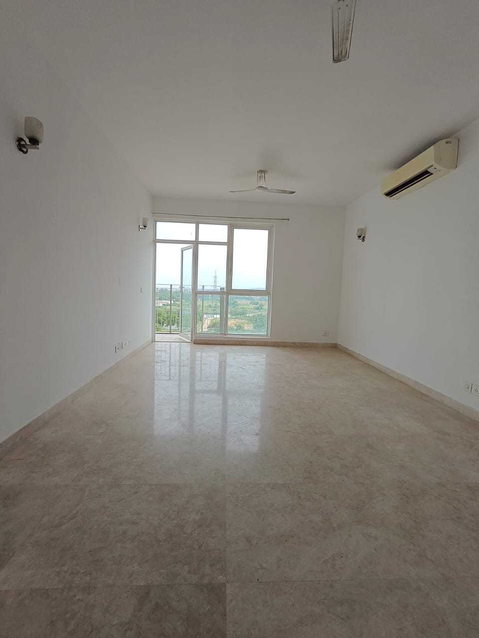 3 BHK Apartment For Rent in Ireo The Corridors