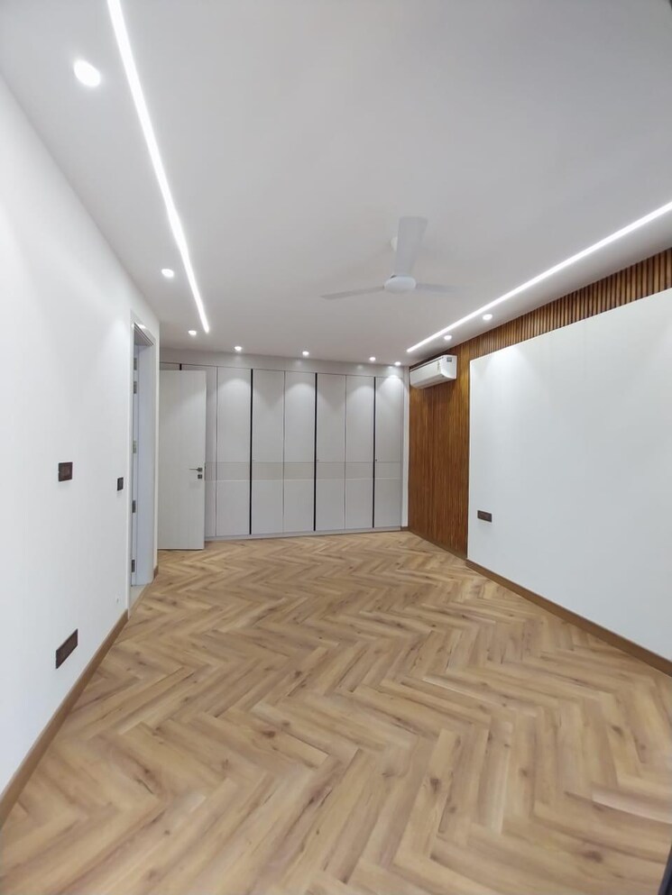 Master Bedroom, dlf phase i 4 Bedroom 2012 Sq.Ft. Builder Floor In Dlf Phase I Gurgaon 9115721