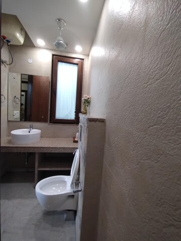 Bathroom in 4 BHK Apartment at Sector 43 – for Rent