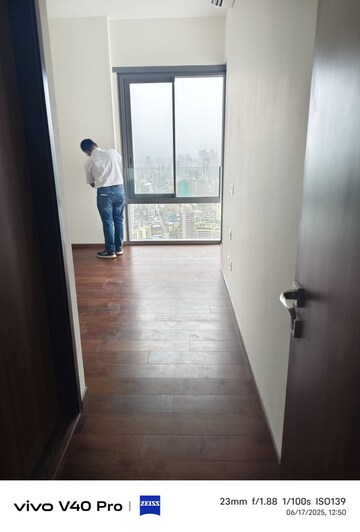Building Lobby in 3 BHK Apartment at Piramal Mahalaxmi, Mahalaxmi – for Rent