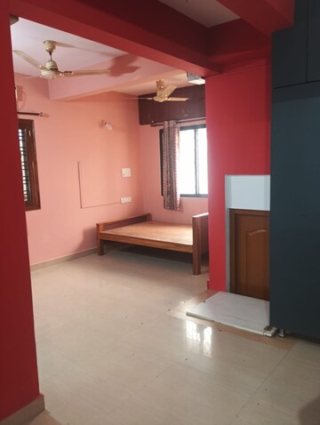 Room in 3 BHK Builder Floor at Shanthi Nagar – for Rent