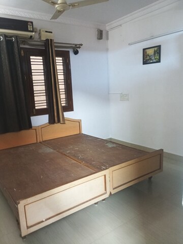 Bedroom in 3 BHK Builder Floor at Shanthi Nagar – for Rent